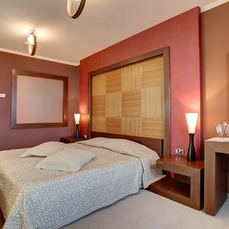 Sandy Bay 4* النايت