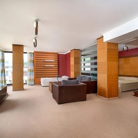 فندق Sandy Bay 4*