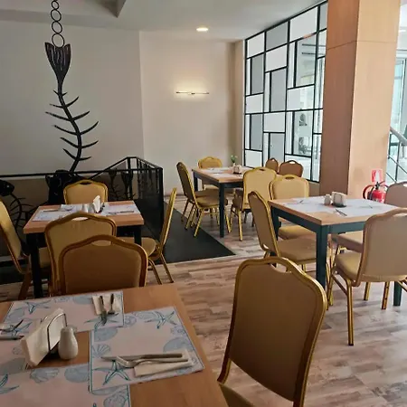 Sandy Bay فندق النايت