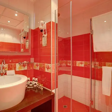 فندق Sandy Bay النايت